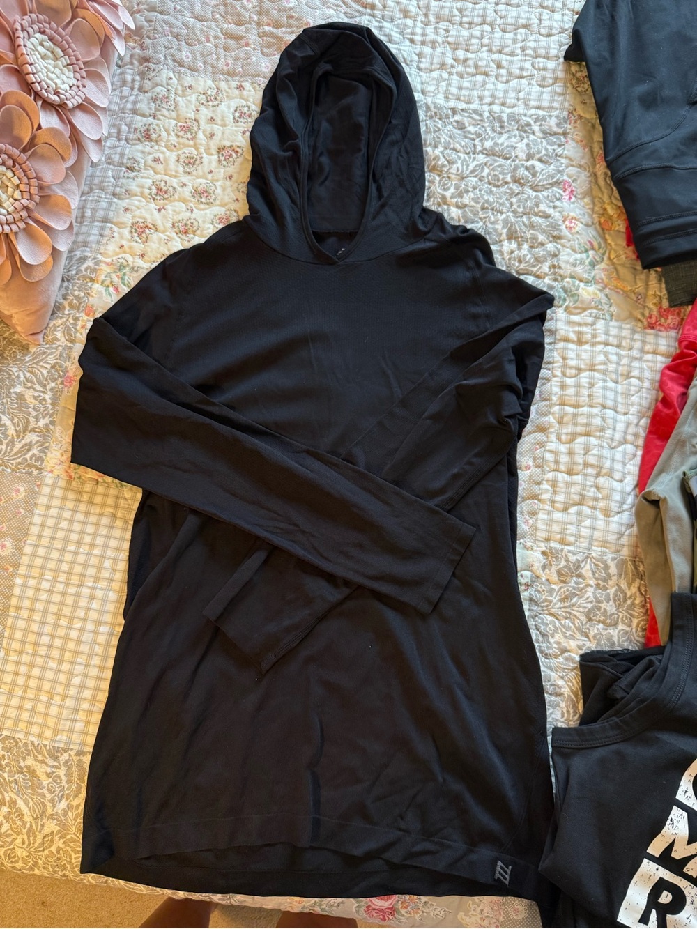 Zyia active men’s performance Black Lightweight Hoodie size small